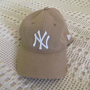 New Era MoMA Yankees Hat